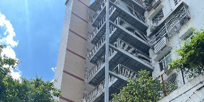 深圳龙岗区架起288台“幸福梯”